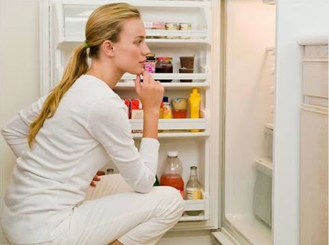 Khắc phục tủ lạnh bị rỉ nước